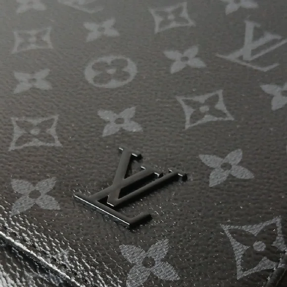 Louis Vuitton Dark Gray Monogram Shoulder Bag - Picture 2 of 8